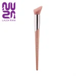 براش هایلایت گونه هاگینگ چیکس120 فنتی بیوتی | Fenty Beauty Cheek-Hugging Highlight Brush 120