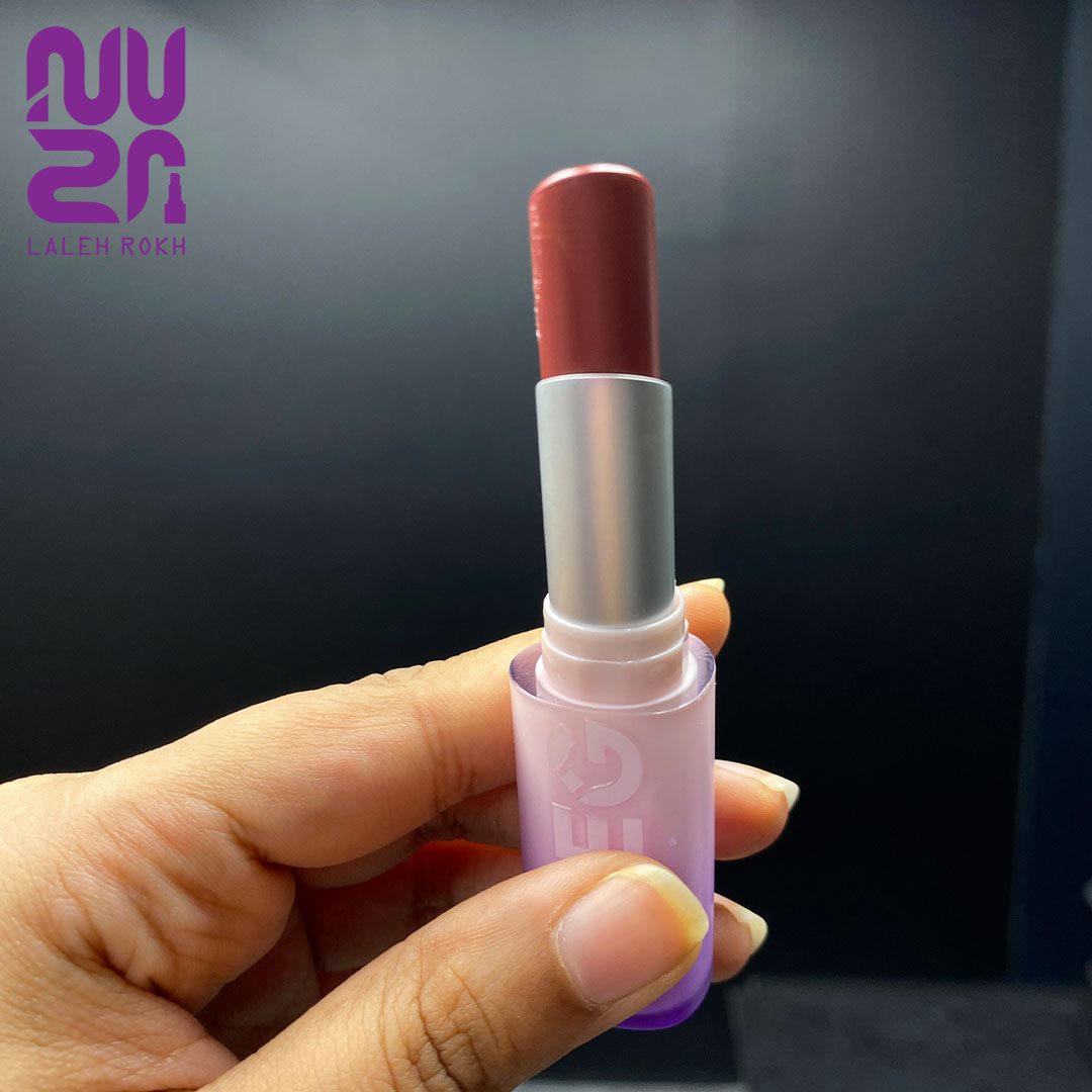 SHEGLAM Dynamatte boom long-lasting matte lipstick broken dare to be 8 رژلب جامد مات بادوام داینامَت بووم شیگلم(رنگ آسیب دیدهa dare to beشماره 8)| SHEGLAM Dynamatte boom long-lasting matte lipstick broken dare to be 8 - تصویر 1