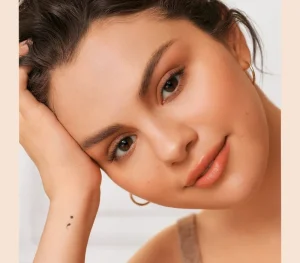 Rare Beauty Liquid Touch Weightless Foundation